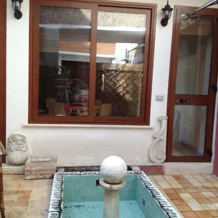 Apartamento Roman 1700's With Garden, Central
