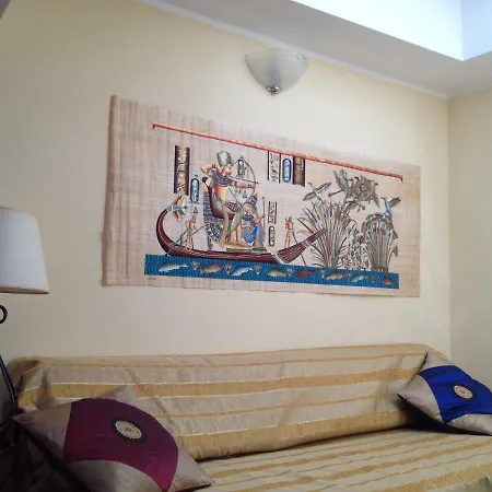 Roman 1700's With Garden, Central Apartamento